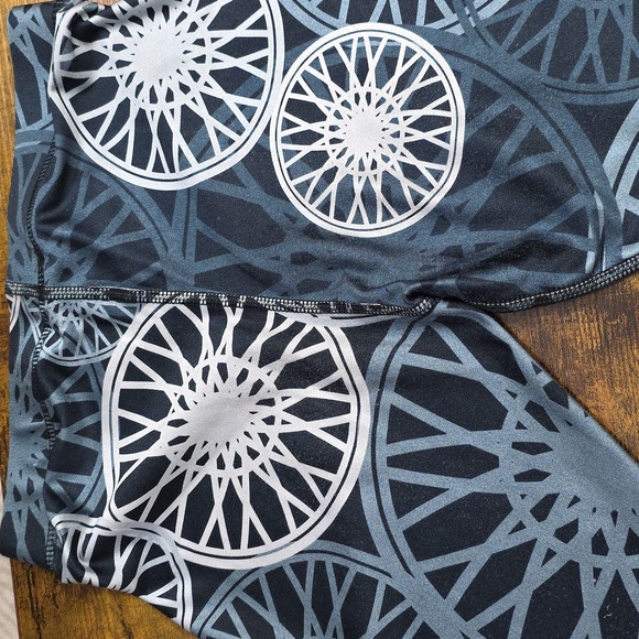 Terez x Soul Cycle Wheel Leggings - Picture 9 of 10